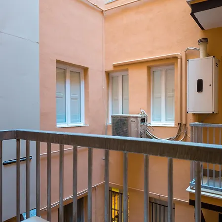 The Best Rent - Three-Room Apartment Near The Colosseum-2